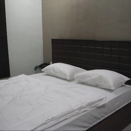 Hotel Confirm Inn Kota Kota  Eksteriør bilde